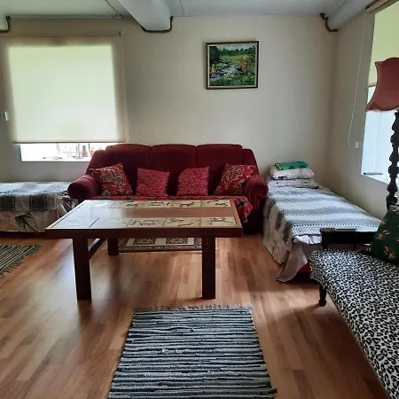 Ojavere Puhkemaja Vakantiehuis